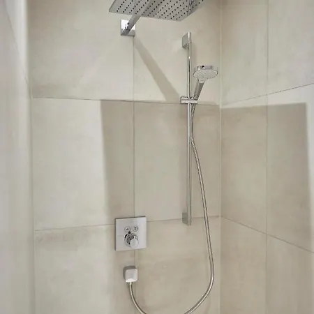 Atzingerberg Διαμέρισμα *